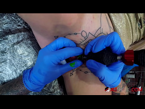 ❤️ Äärimmäisen tatuoitu hottie Sully Savage sai tatuoinnin klitorikseen ☑ Anaaliporno at fi.analpics.ru ❤